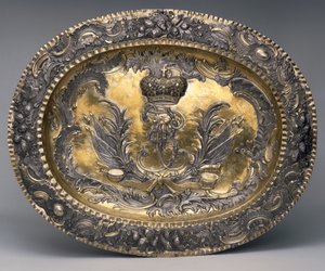 Piatto con il monogramma di Caterina II, 1762 da Andrei and Polozov, Aleksei Gerassimov